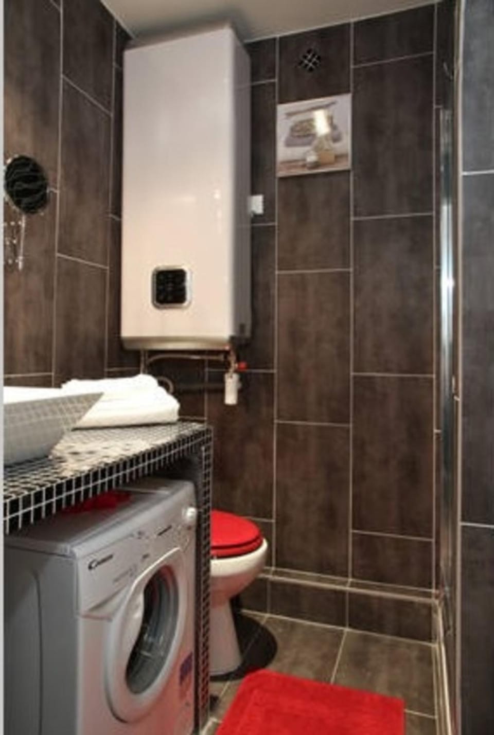 Bathroom, washing machine