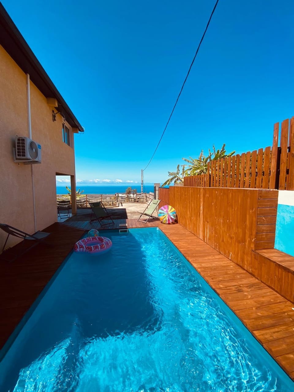 Pool view, Sea view, Swimming pool, sunbed