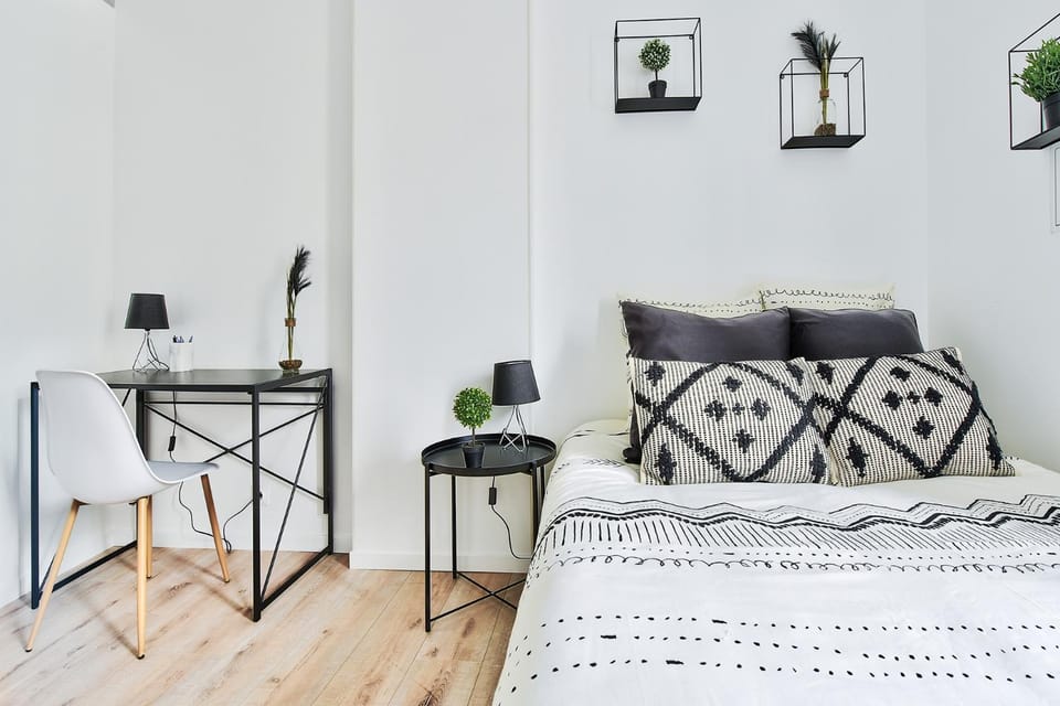 Bed, Photo of the whole room, Bedroom