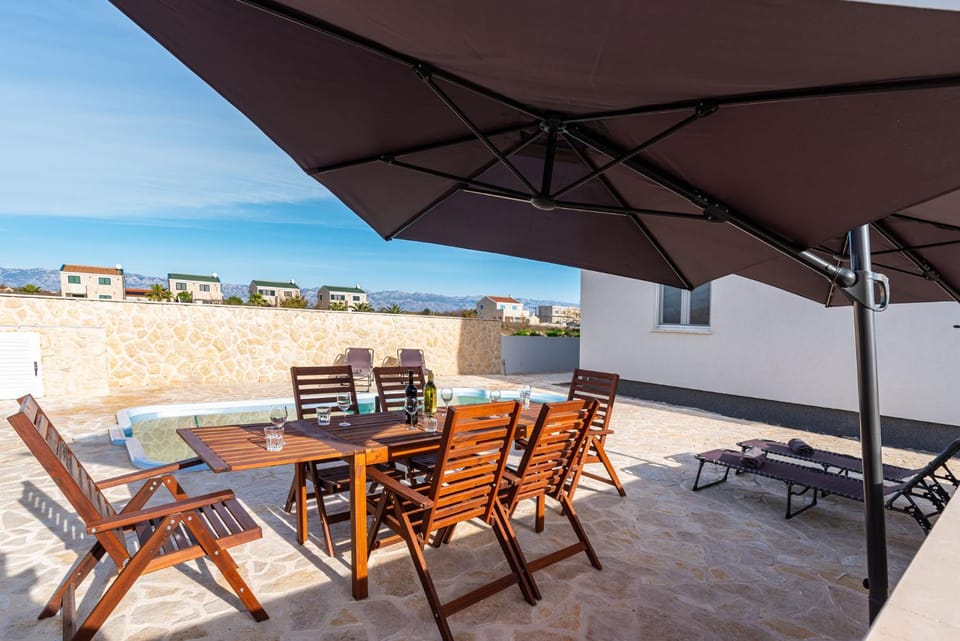 Seating area, sunbed