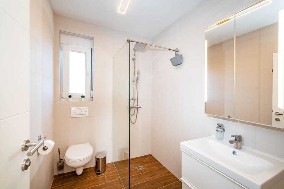 Shower, Toilet, Bathroom