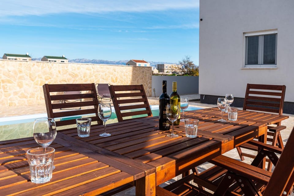 Patio, Seating area