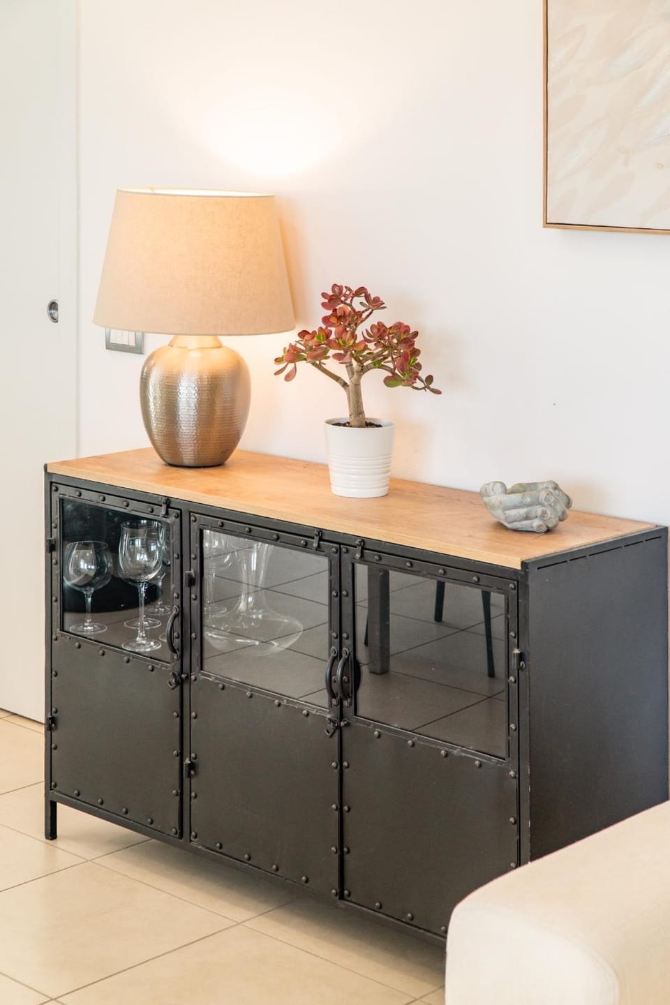 Living room, hair dresser