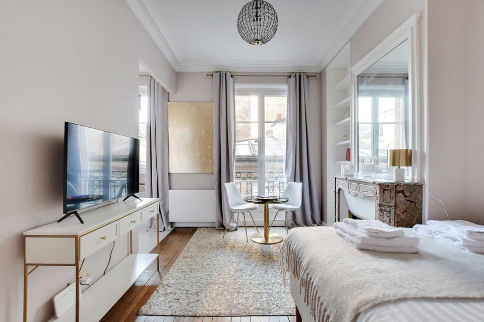TV and multimedia, Dining area, Bedroom, towels