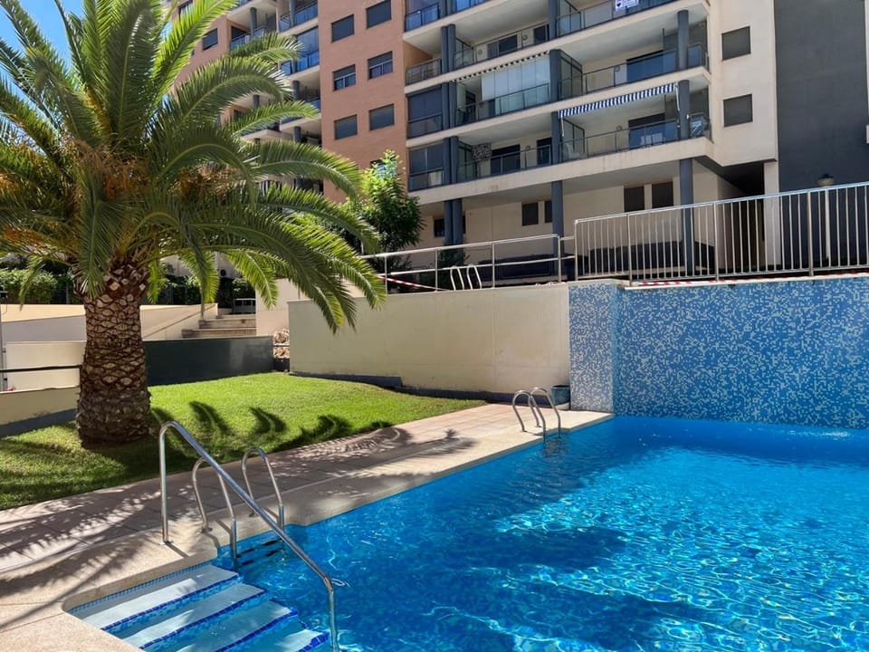 Property building, Day, Swimming pool