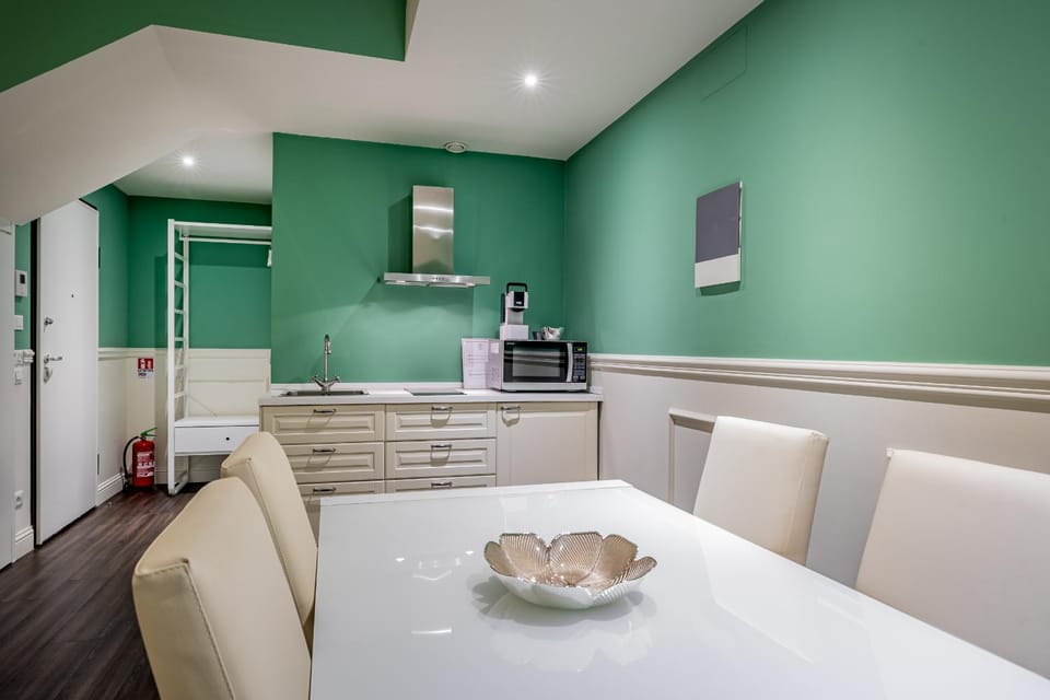 Communal lounge/ TV room, Living room