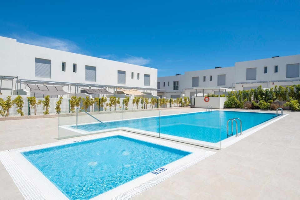 Property building, Swimming pool