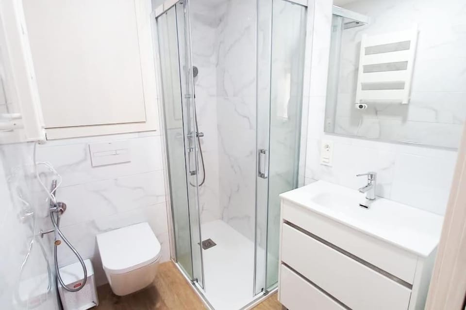 Shower, Bathroom, towels
