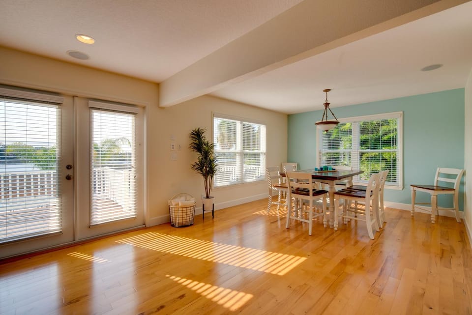 Luxe Spring Hill Home w/ Patio & Dock! House in Hernando Beach