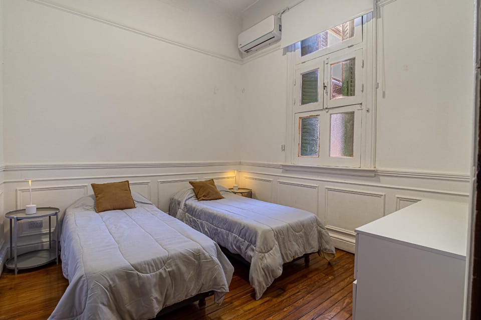Bed, Photo of the whole room, Bedroom, air conditioner