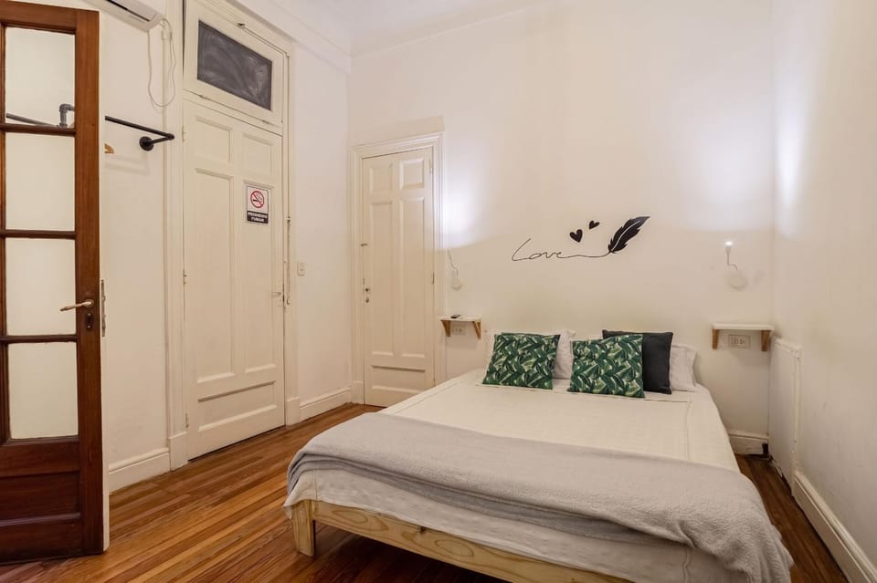 Bed, Bedroom, air conditioner