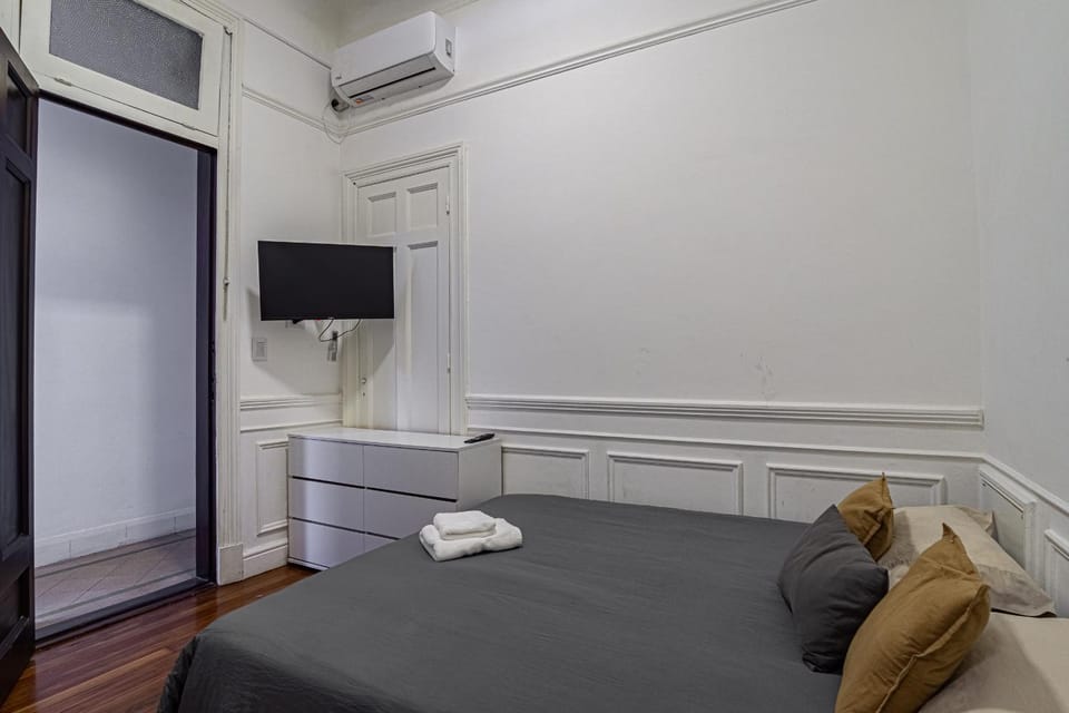 Bed, Photo of the whole room, Bedroom, air conditioner