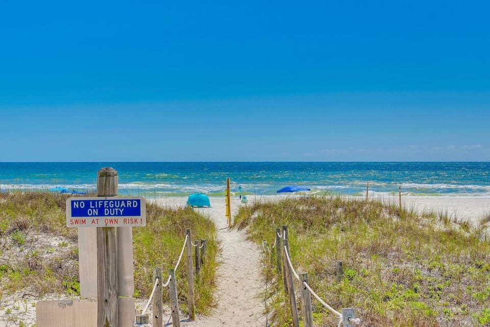 Steps to Sand, Pool Access: Cozy Panama City Condo House in Lower Grand Lagoon