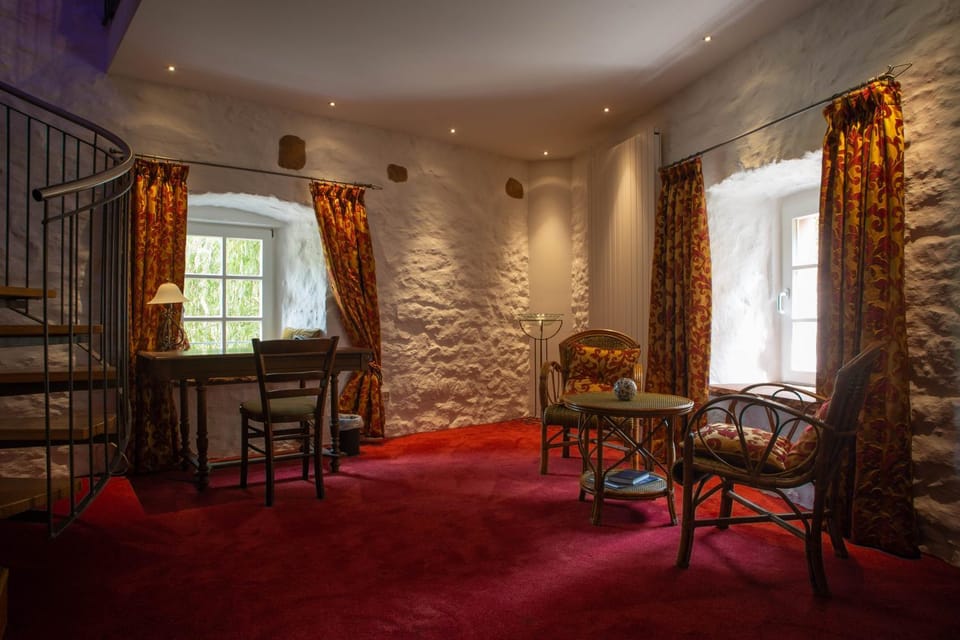 Hotel Burg Kerpen Hotel in Saarland, 66, Germany