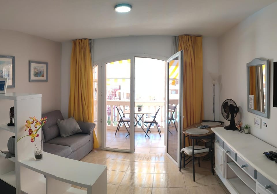 TV and multimedia, Kitchen or kitchenette, Seating area, Dining area