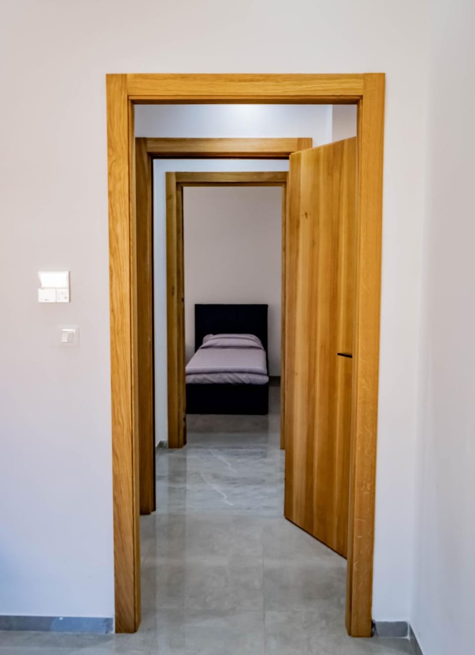 Bed, Bedroom, internet, locker, acessibility, air conditioner