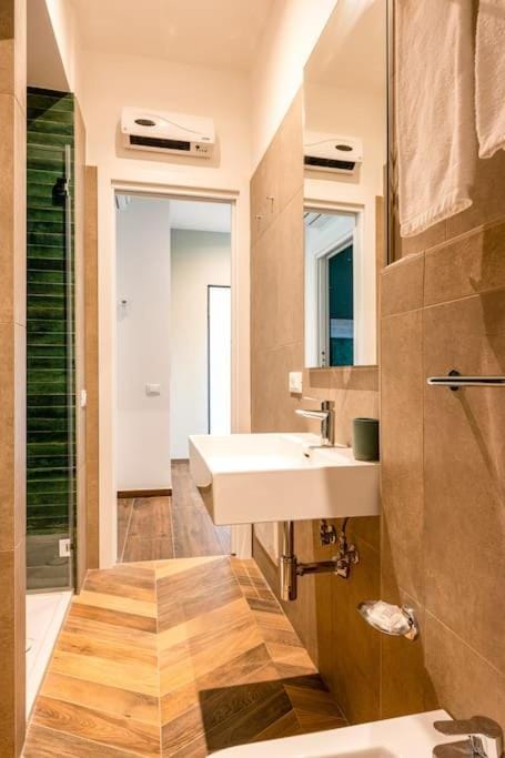 Bathroom, towels, air conditioner