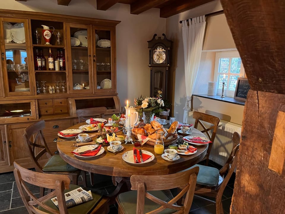 Dining area, Breakfast