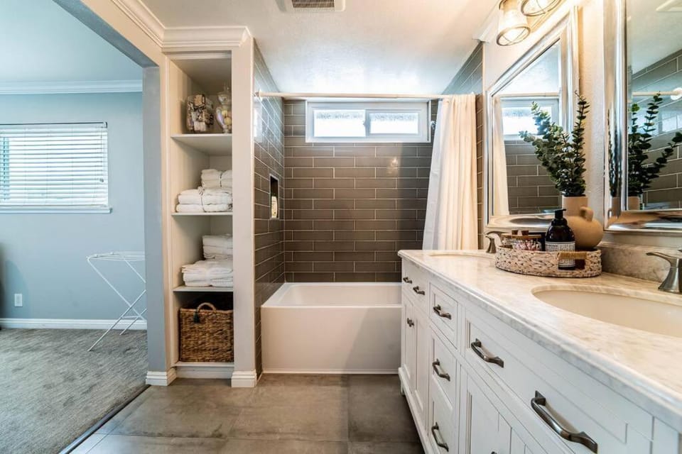 Private Pool Oasis/Disney 15mins /Disney+ HBO/Gym House in Placentia