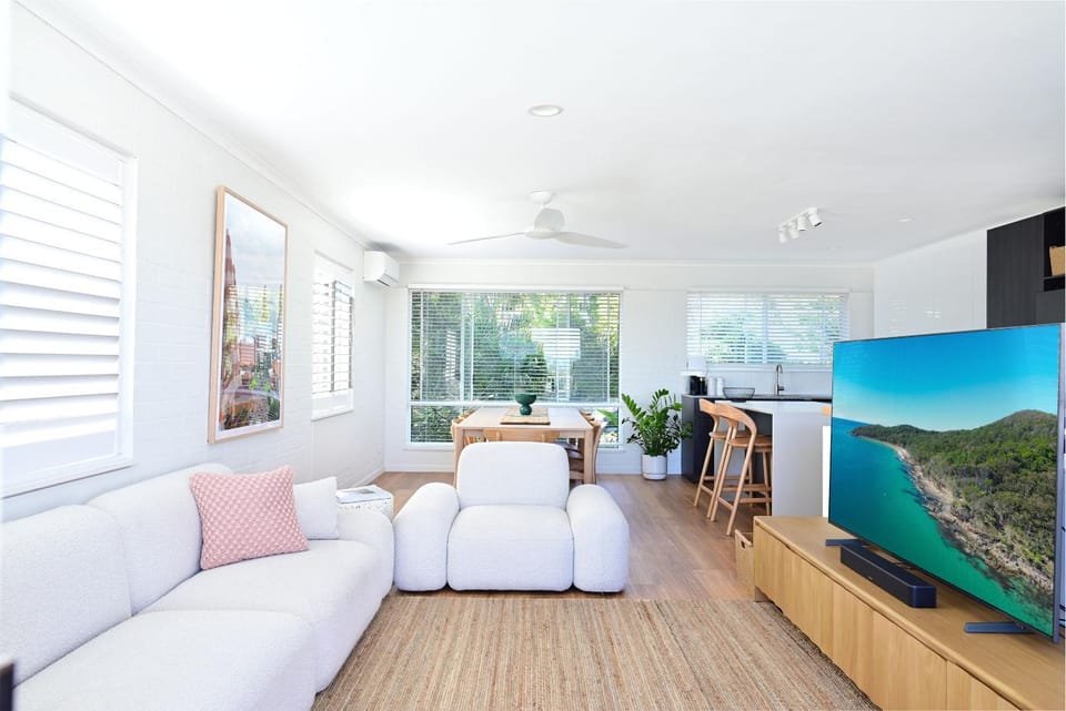 TV and multimedia, Living room, Dining area, kitchen