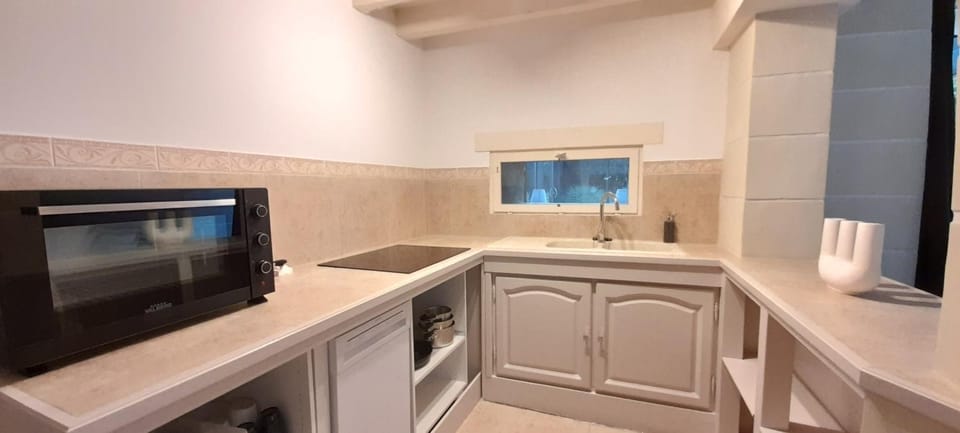 Kitchen or kitchenette, dishwasher, pet friendly, stove