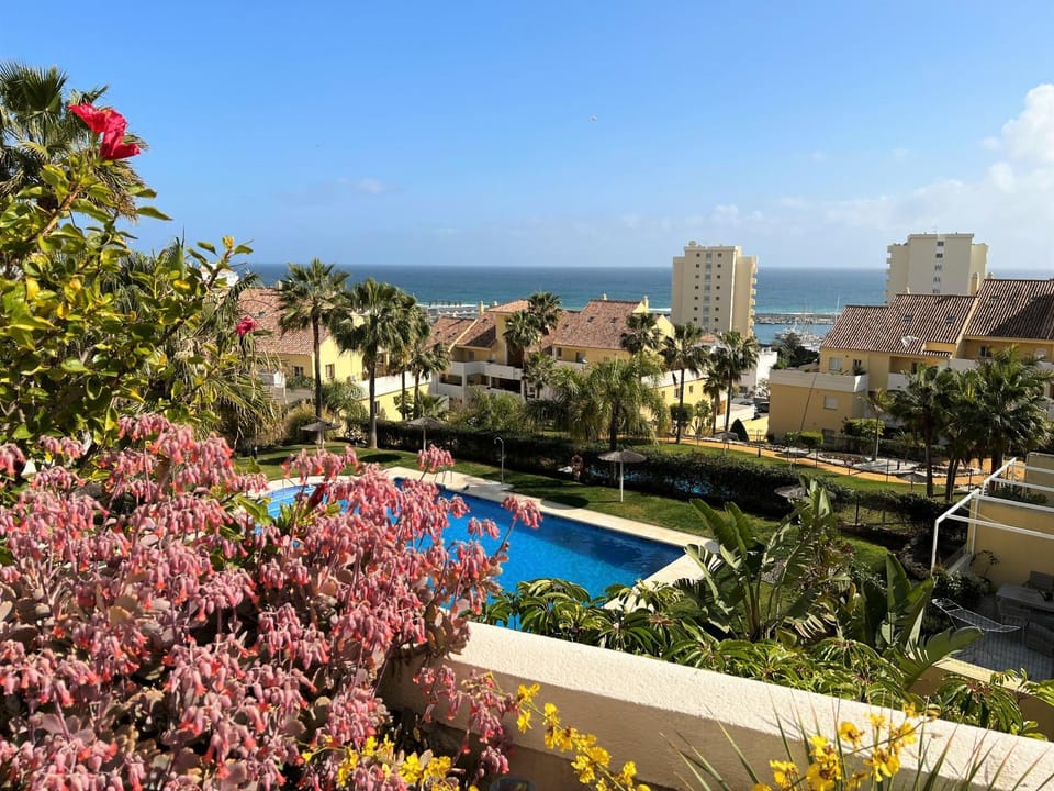 Puerto Alto 6-3 with stunning sea-view Apartment in Estepona