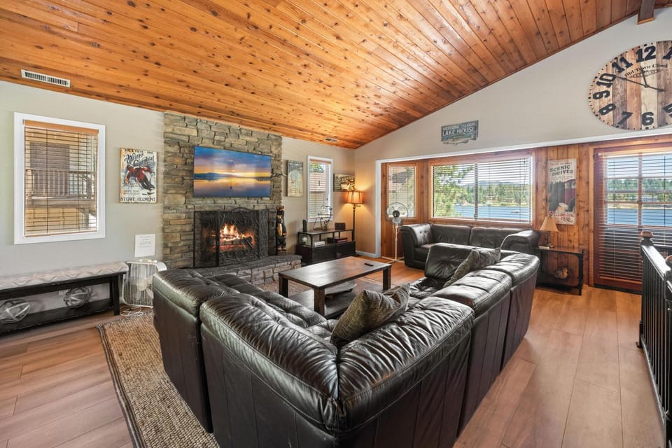 Lakefront the Cove - On the Lake House in Big Bear