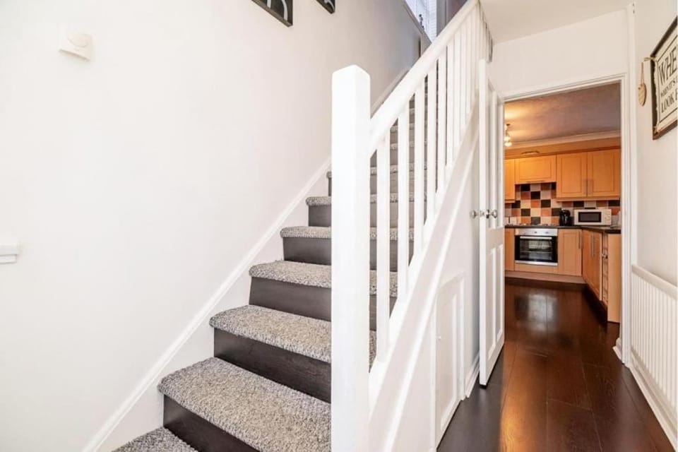 Modern three Bedroom House in great Durham City Apartment in England