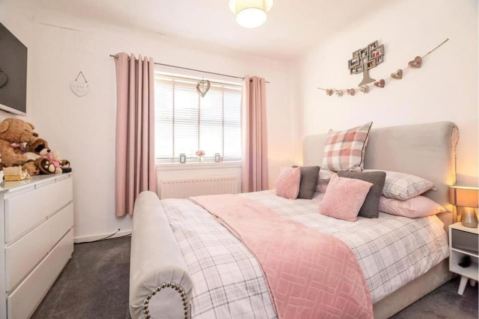 Modern three Bedroom House in great Durham City Apartment in England