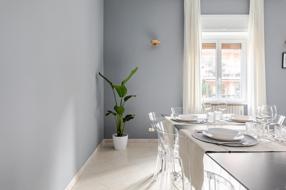Living room, Dining area, Lunch