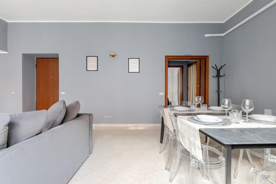 Communal lounge/ TV room, TV and multimedia, Living room, Seating area