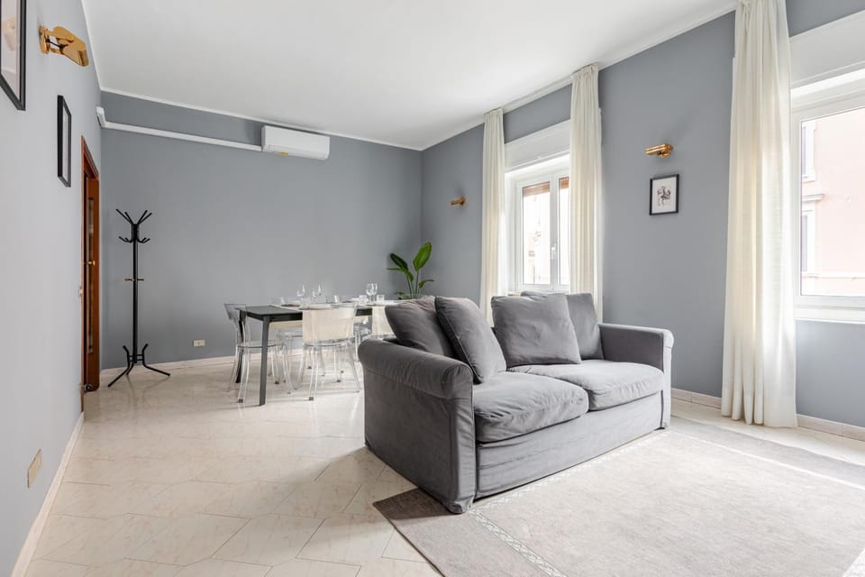 Communal lounge/ TV room, Living room, Seating area, Dining area
