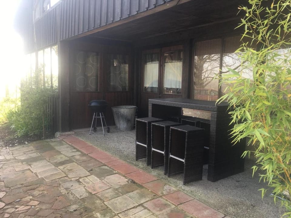 Patio, BBQ facilities
