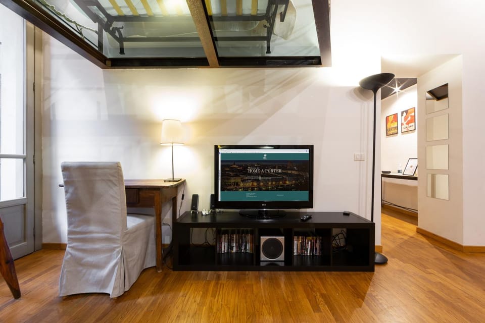 TV and multimedia, Living room, Seating area