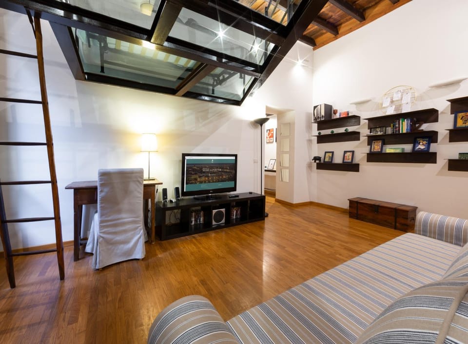 TV and multimedia, Living room, Seating area