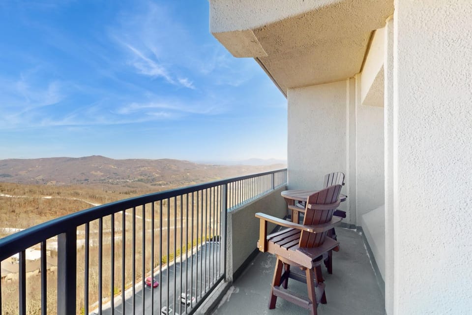 Sunset Ridge Apartment in Sugar Mountain