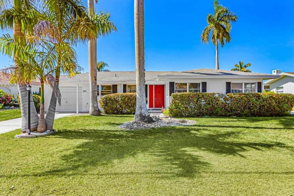 City of Palms Paradise House in Cape Coral