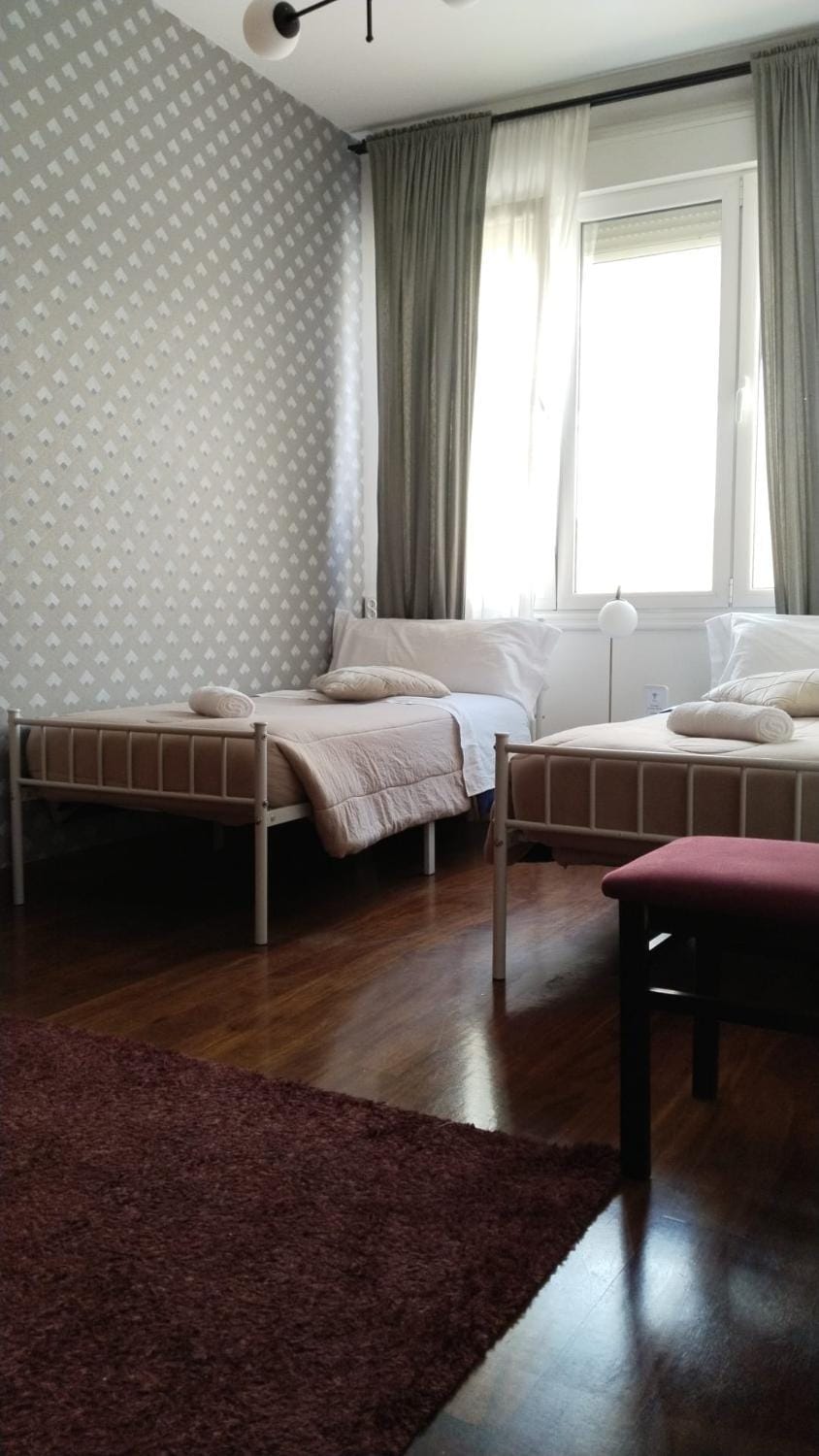 HABITACION PLAZA ZABALBURU Vacation rental in Bilbao