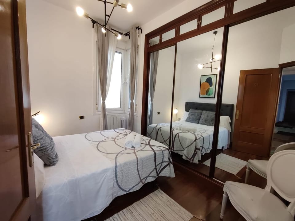 HABITACION PLAZA ZABALBURU Vacation rental in Bilbao