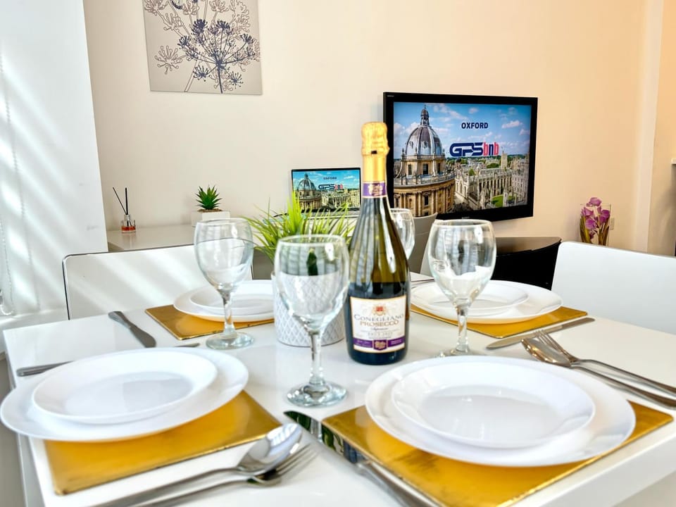 TV and multimedia, Dining area