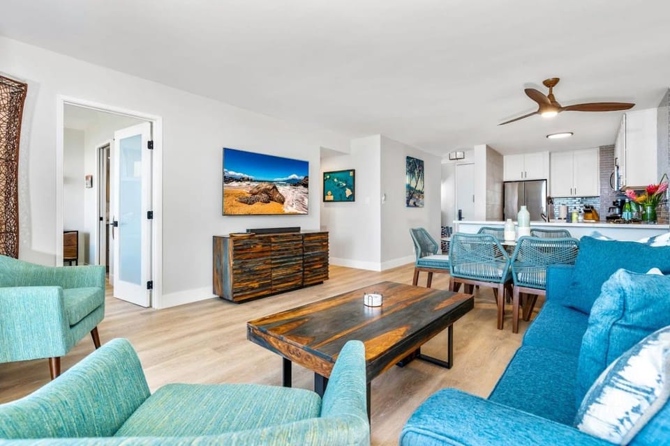 2 2 Modern & Elegant Penthouse Oceanfront Vistas House in Kihei