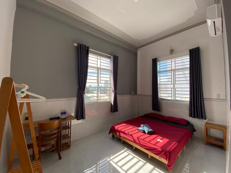 Bed, Photo of the whole room, Bedroom, City view