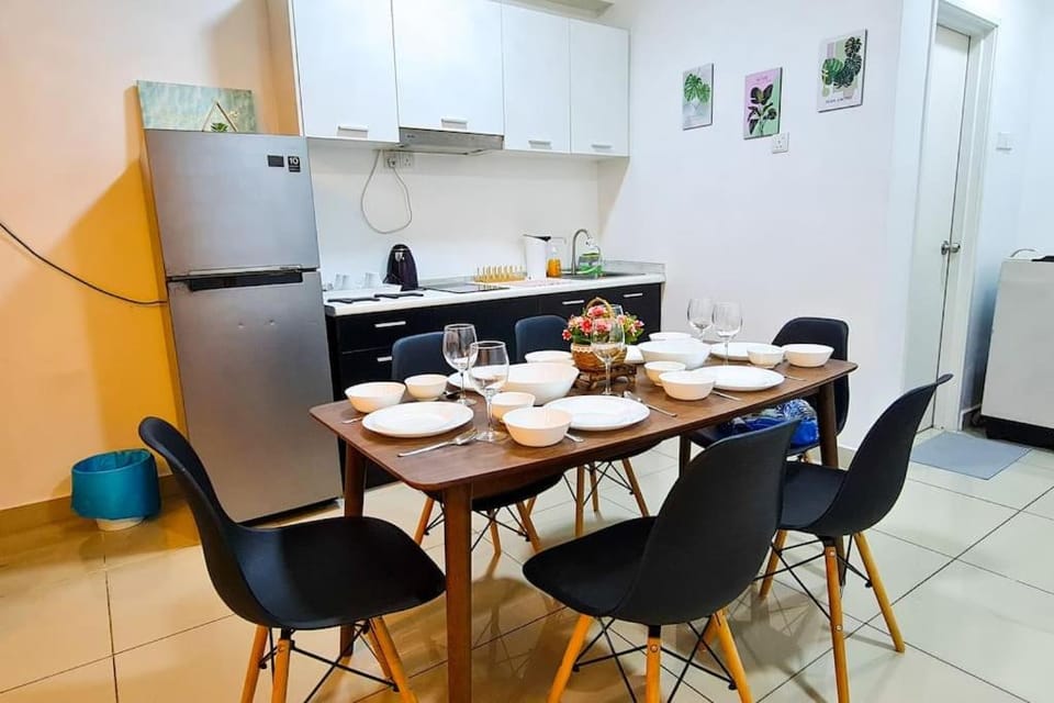 Kitchen or kitchenette, Dining area, pet friendly, stove