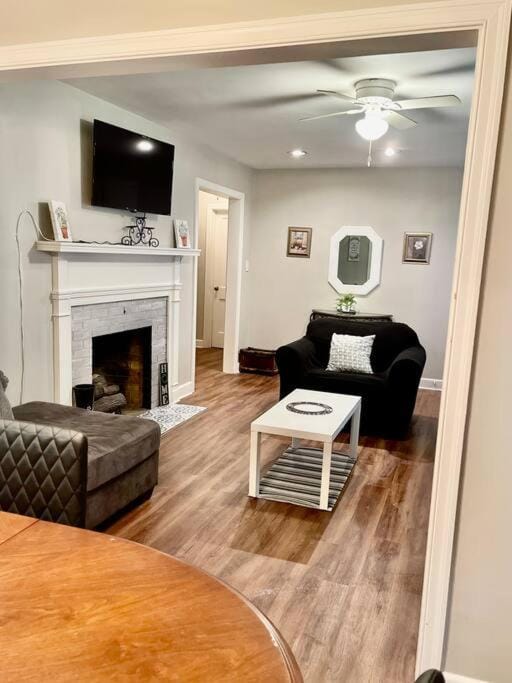 Comfort by The University & Waterfront House in Elizabeth City