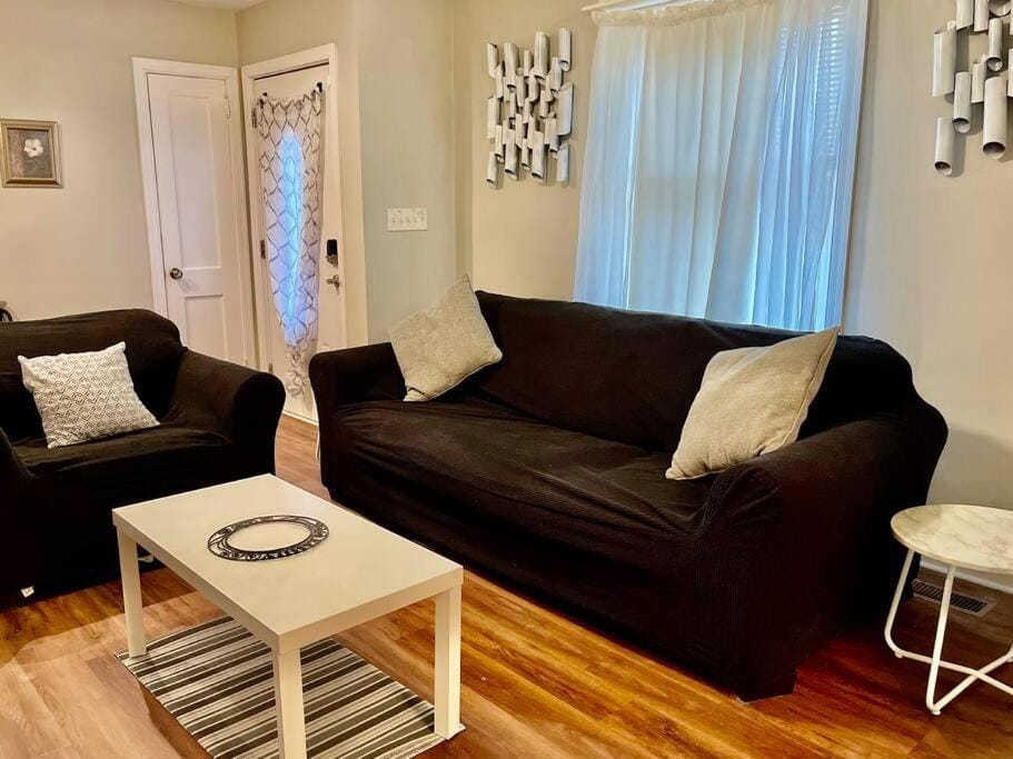 Comfort by The University & Waterfront House in Elizabeth City