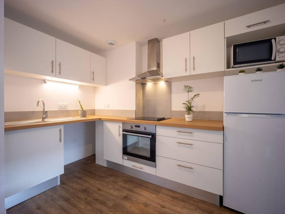 Appartement Neuf à Loudenvielle, 6 Pers, Proche Commerces et Ski, Terrasse Sud - FR-1-695-17 Apartment in Catalonia