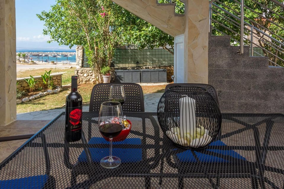 Balcony/Terrace, Garden view