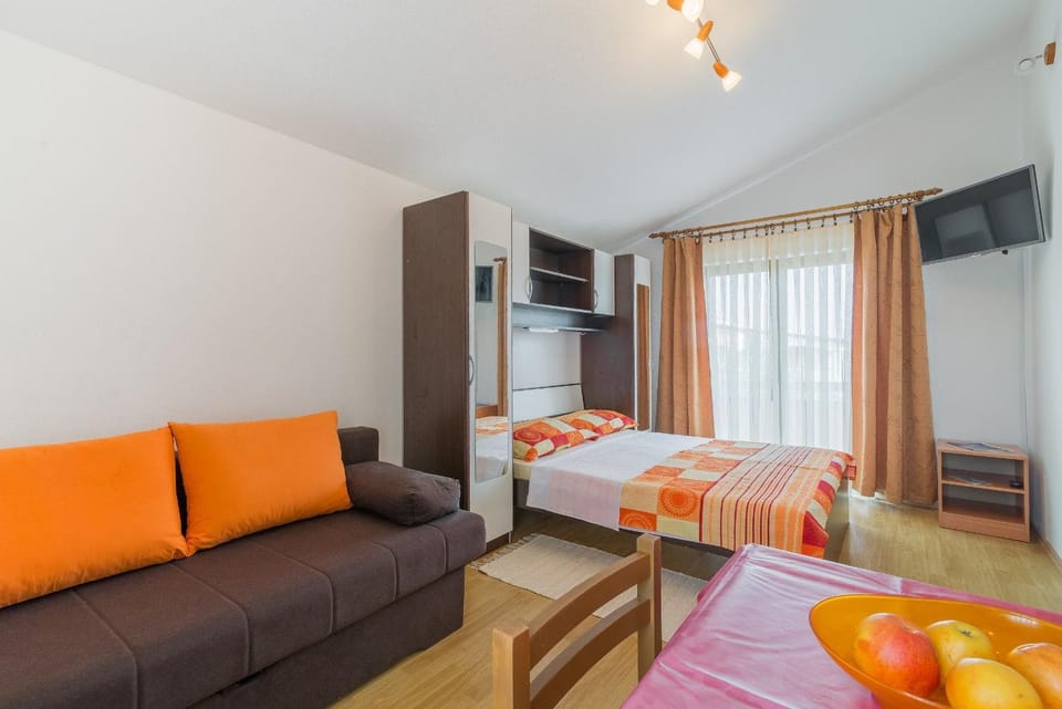 TV and multimedia, Living room, Other, Dining area, Bedroom