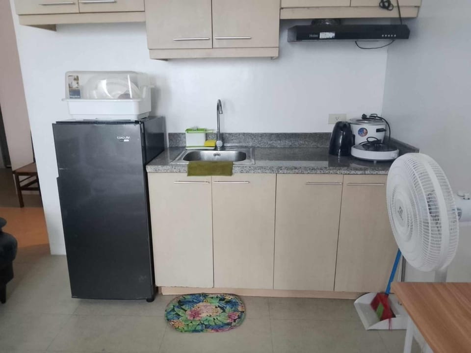 Family Staycation 2 with Pool Apartment in Mandaluyong