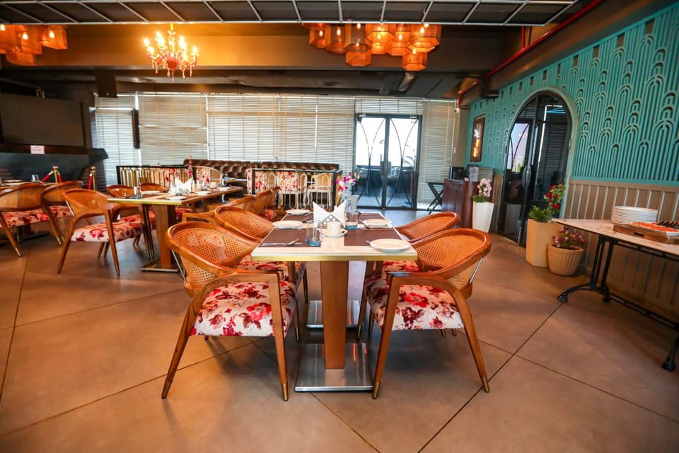 Restaurant/places to eat, Restaurant/places to eat